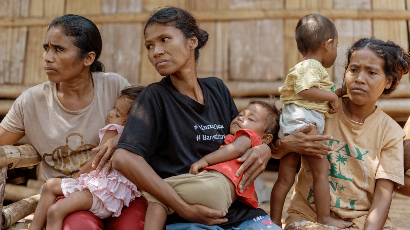 Women and children waiting for health services in Sumba